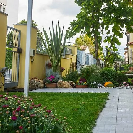 Affittacamere La Casa Di Ugo